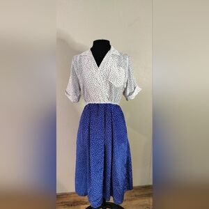 Leslie Fay Blue and White A-Line Skirt